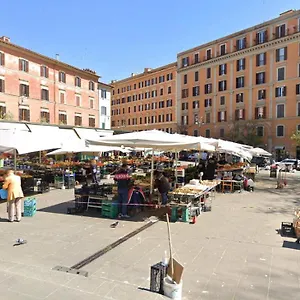  Holiday home Flat In Trastevere -